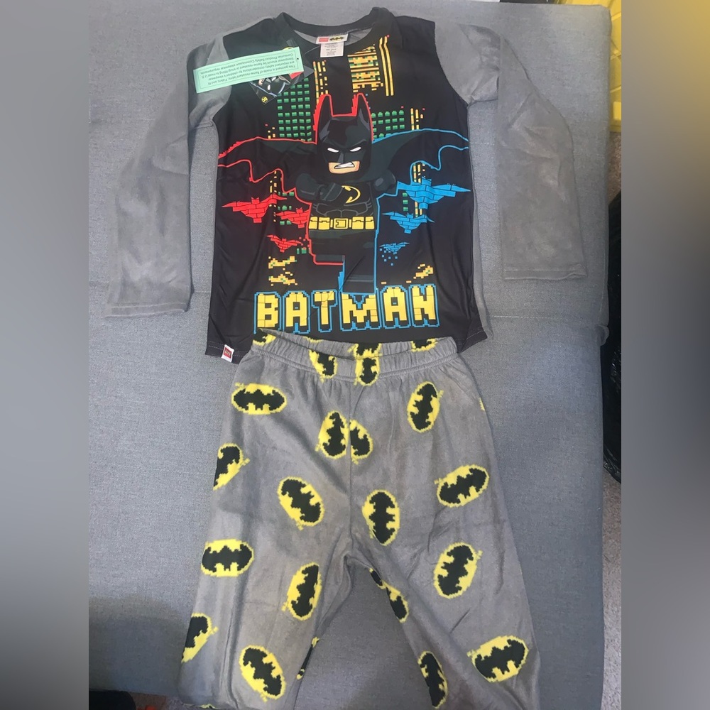 Brand new boys size 8 Batman lego micro fleece pajama set